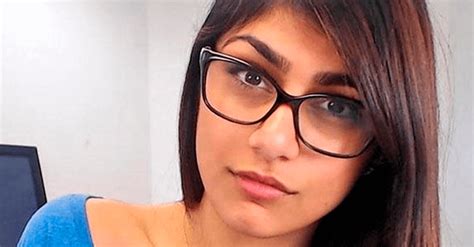 Aug 28, 2019 · Com 21 anos, ao aparecer de véu islâmico em uma cena de sexo, a libanesa se tornou uma das mais famosas atrizes pornôs. Hoje, aos 26, Khalifa diz que falta de maturidade e insegurança a ... 